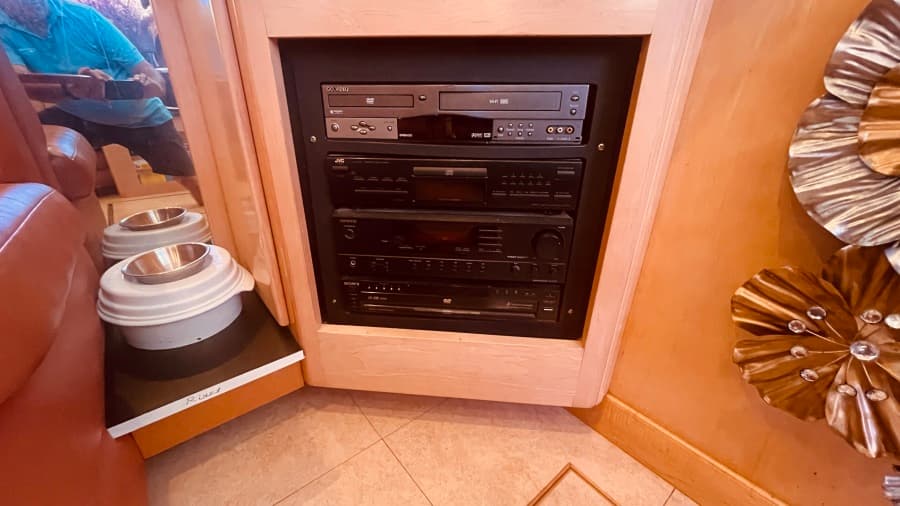 1997 CARVER YACHTS 500 COCKPIT MY