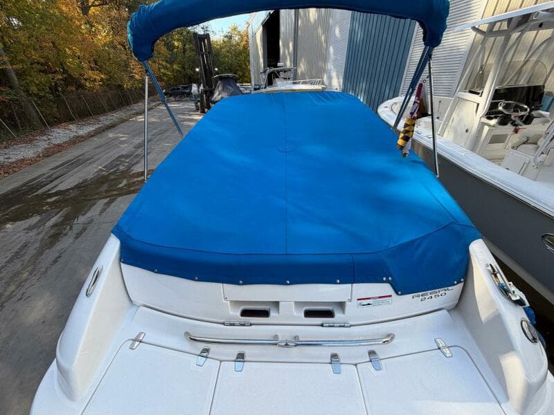 2008 Regal 2450 Cuddy