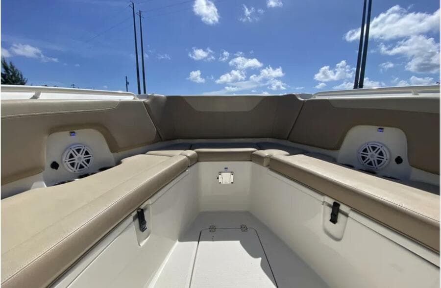 2018 Sailfish 325 DC