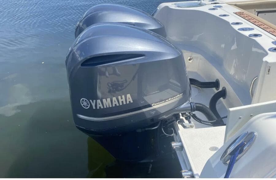 2018 Sailfish 325 DC