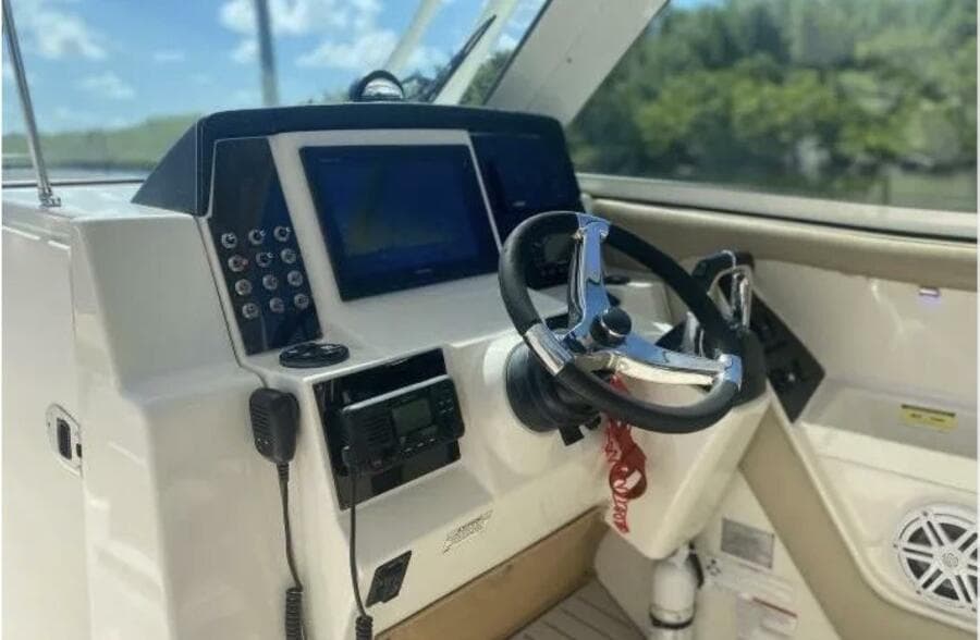 2018 Sailfish 325 DC