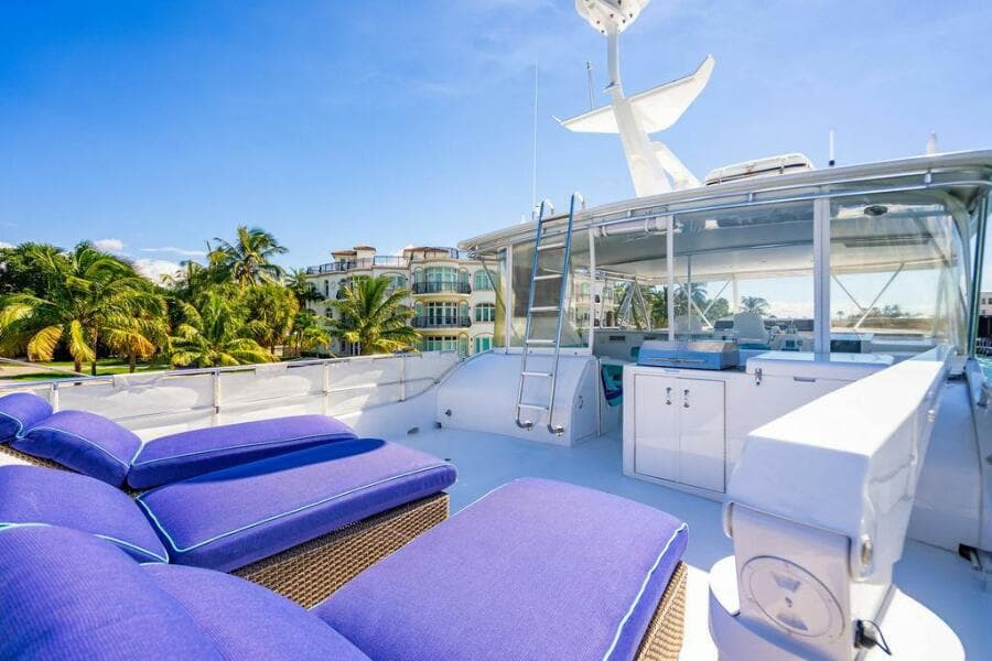 2003 Hatteras Cockpit MY