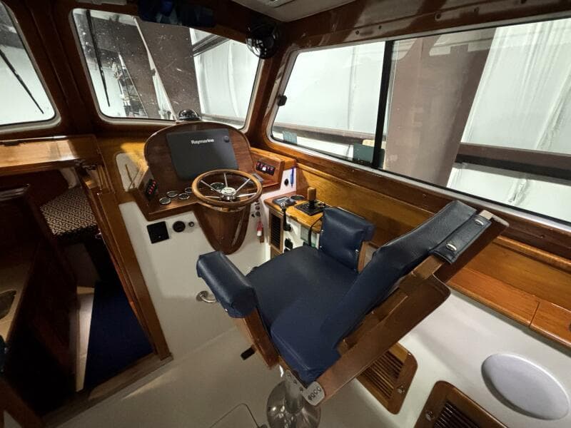 2004 Hinckley 36 Picnic Boat EP