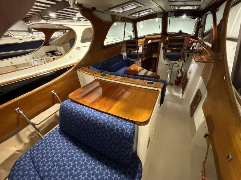 2004 Hinckley 36 Picnic Boat EP