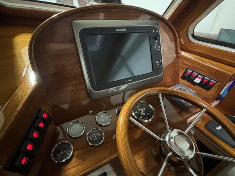 2004 Hinckley 36 Picnic Boat EP