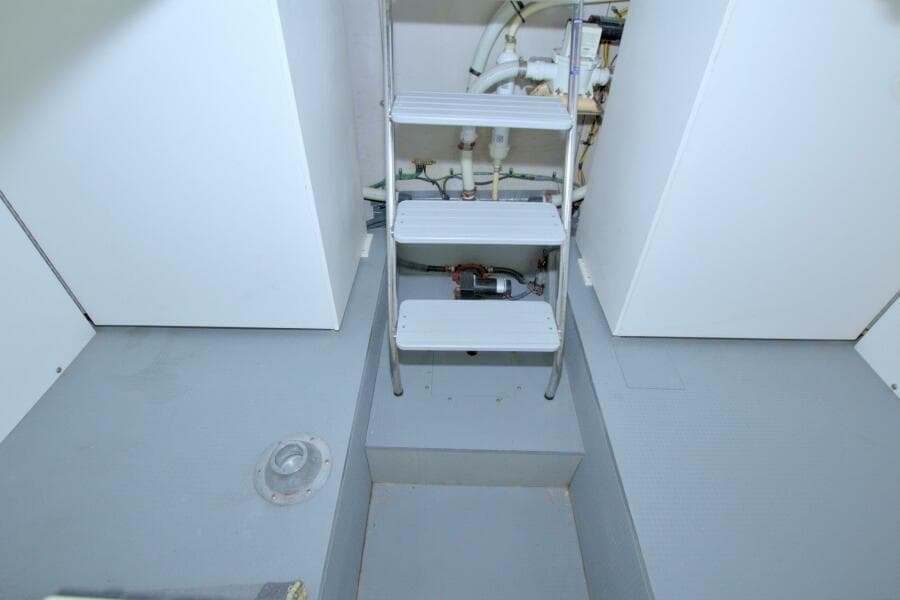 2013 Meridian 441 Sedan