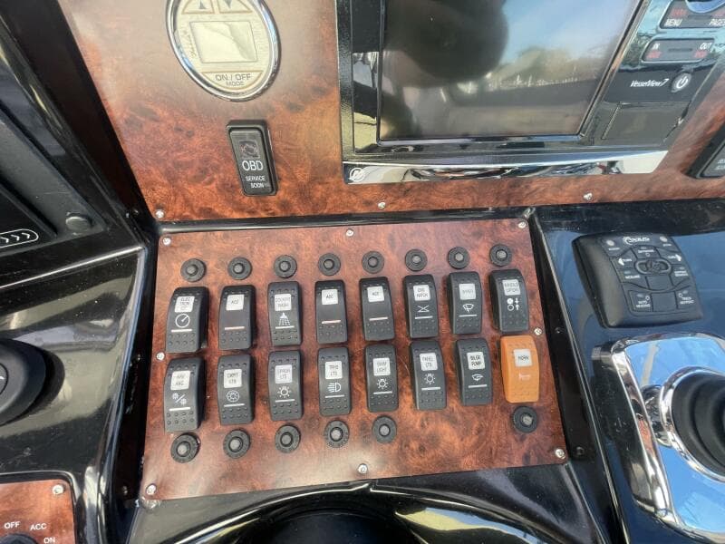 2016 Rinker 310 Express