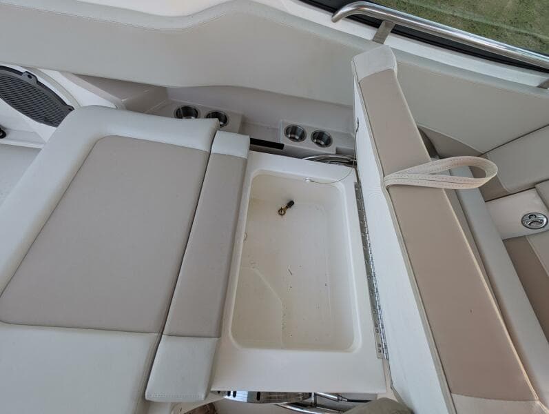 2023 Boston Whaler 240 Vantage