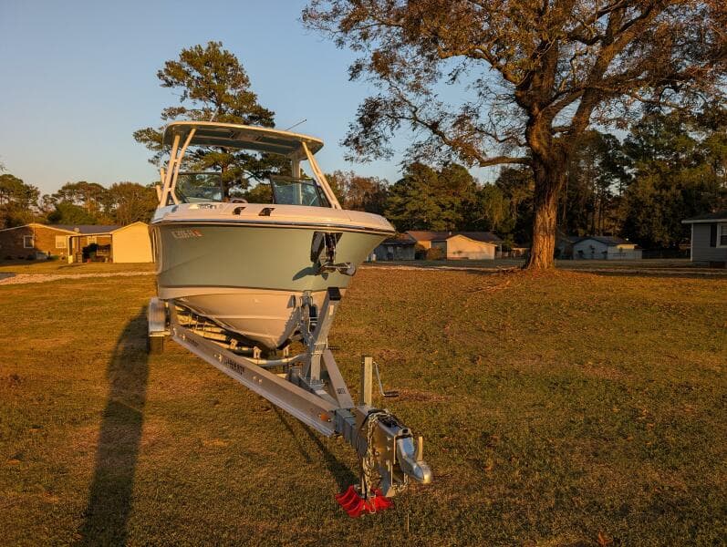 2023 Boston Whaler 240 Vantage