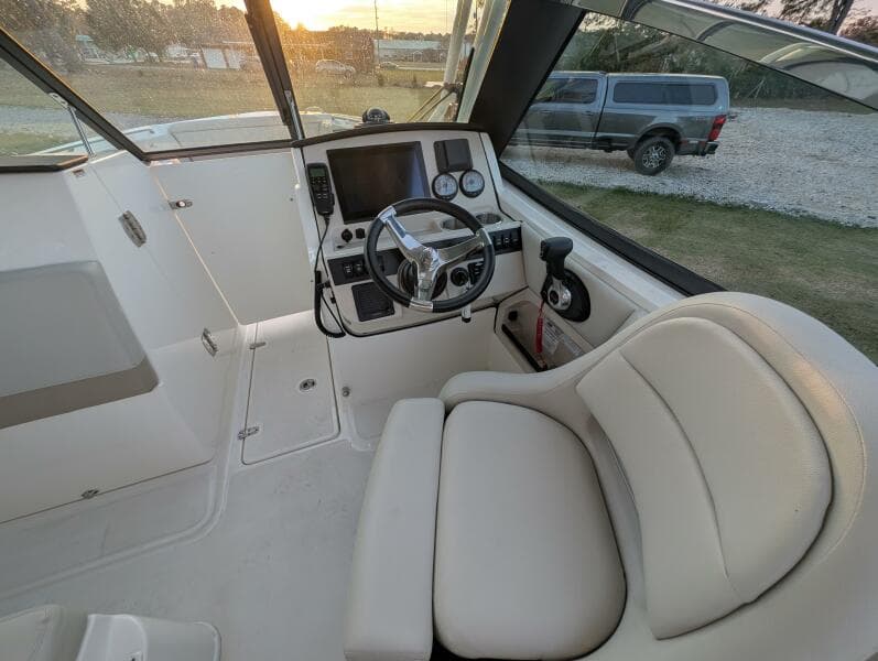 2023 Boston Whaler 240 Vantage