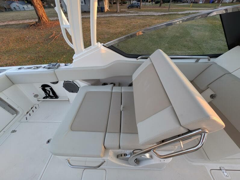 2023 Boston Whaler 240 Vantage