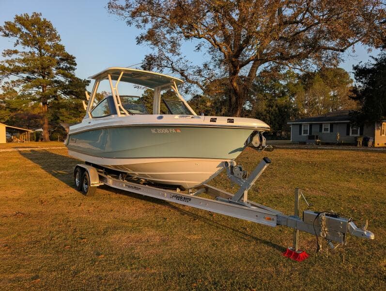 2023 Boston Whaler 240 Vantage
