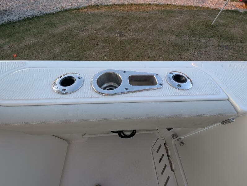 2023 Boston Whaler 240 Vantage