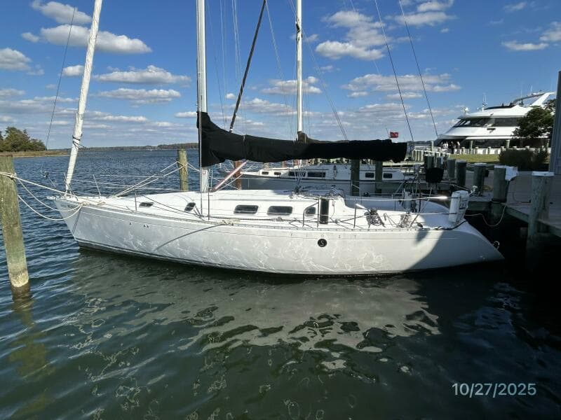 38' Beneteau port profile