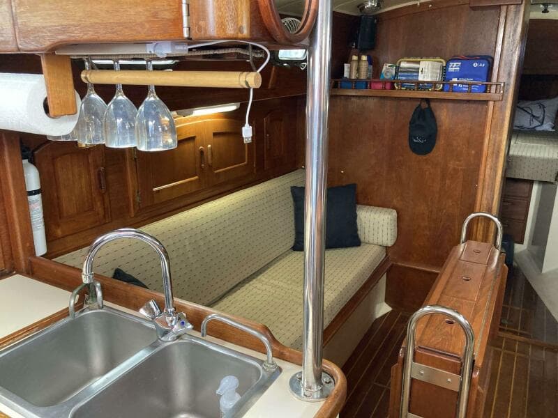 1990 Pacific Seacraft 34 Voyager