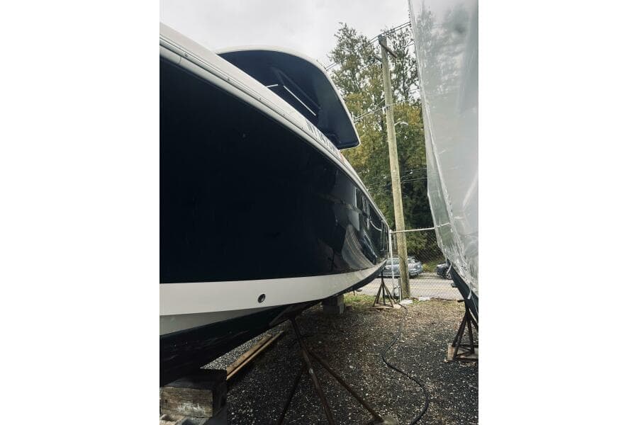 2022 Robalo R272 Center Console