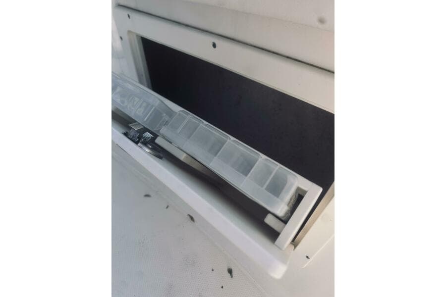 2022 Robalo R272 Center Console