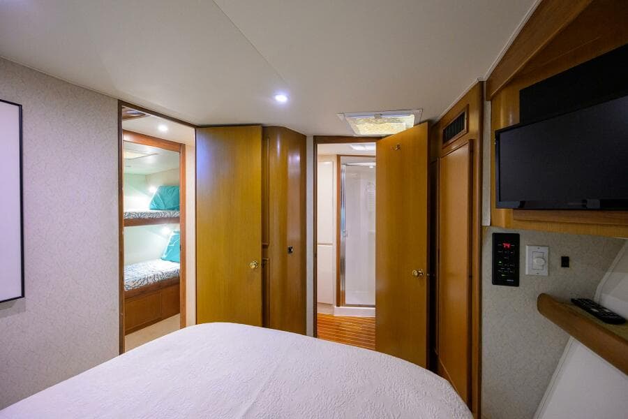 Post 50 SEANYLE - Master Stateroom - Starboard