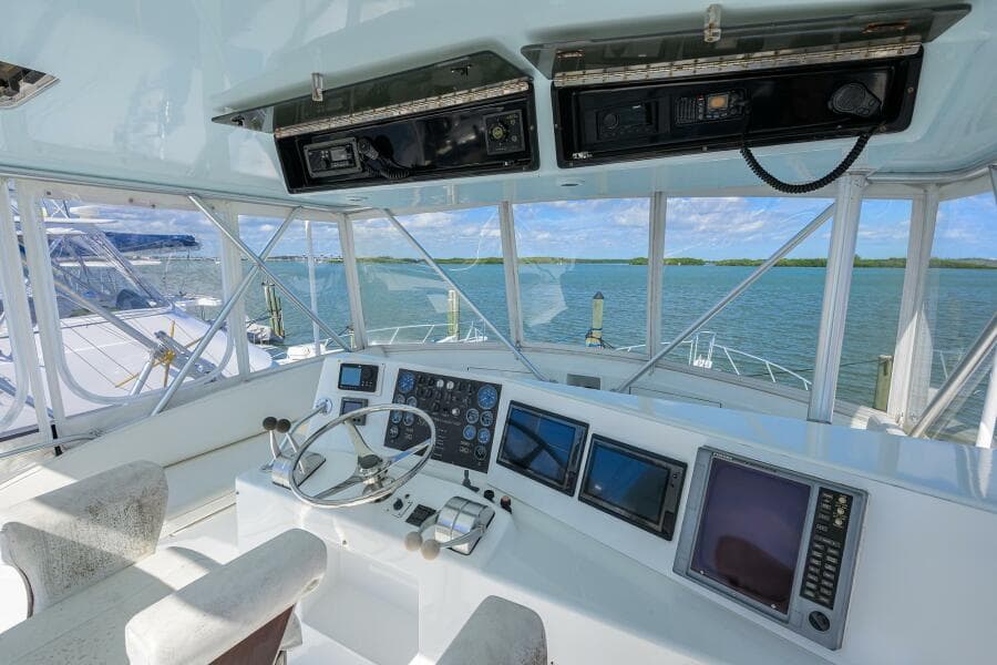 Post 50 SEANYLE - Flybridge- Helm