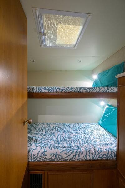 Post 50 SEANYLE - Guest Cabin Port 