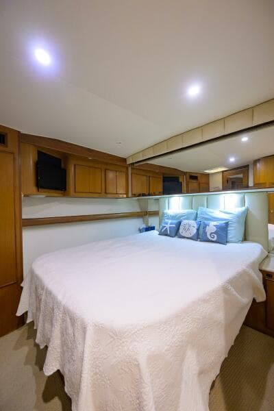 Post 50 SEANYLE - Master Stateroom - Starboard