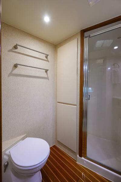 Post 50 SEANYLE - Master Ensuite Head