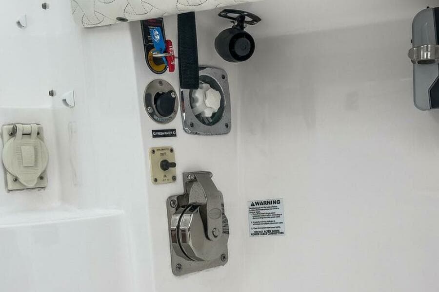 2022 Intrepid 477 Evolution