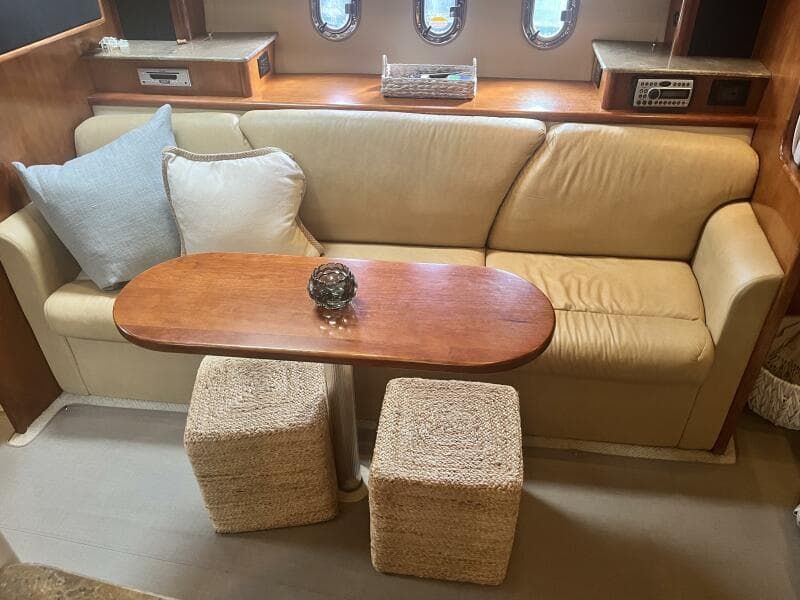 2008 Cruisers Yachts 390 Sport Coupe