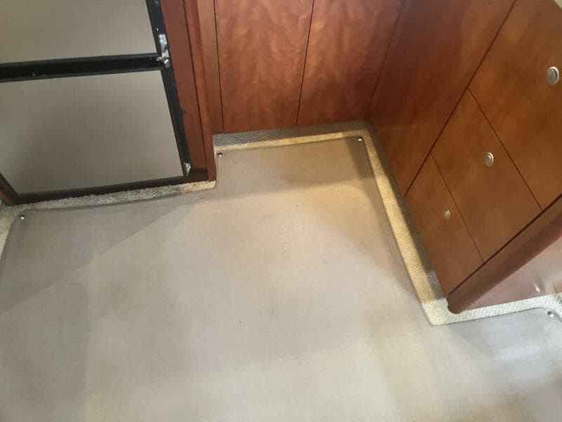 2008 Cruisers Yachts 390 Sport Coupe