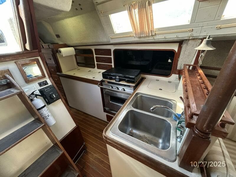 36' S2 galley