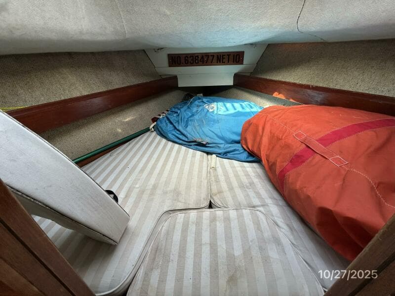 36' S2 forward stateroom