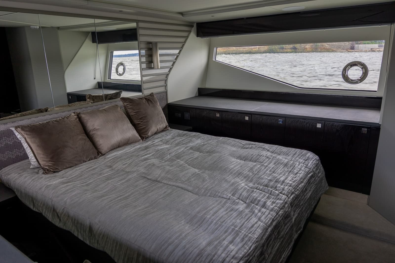 2026 Sunseeker 55 Predator - Photo 45