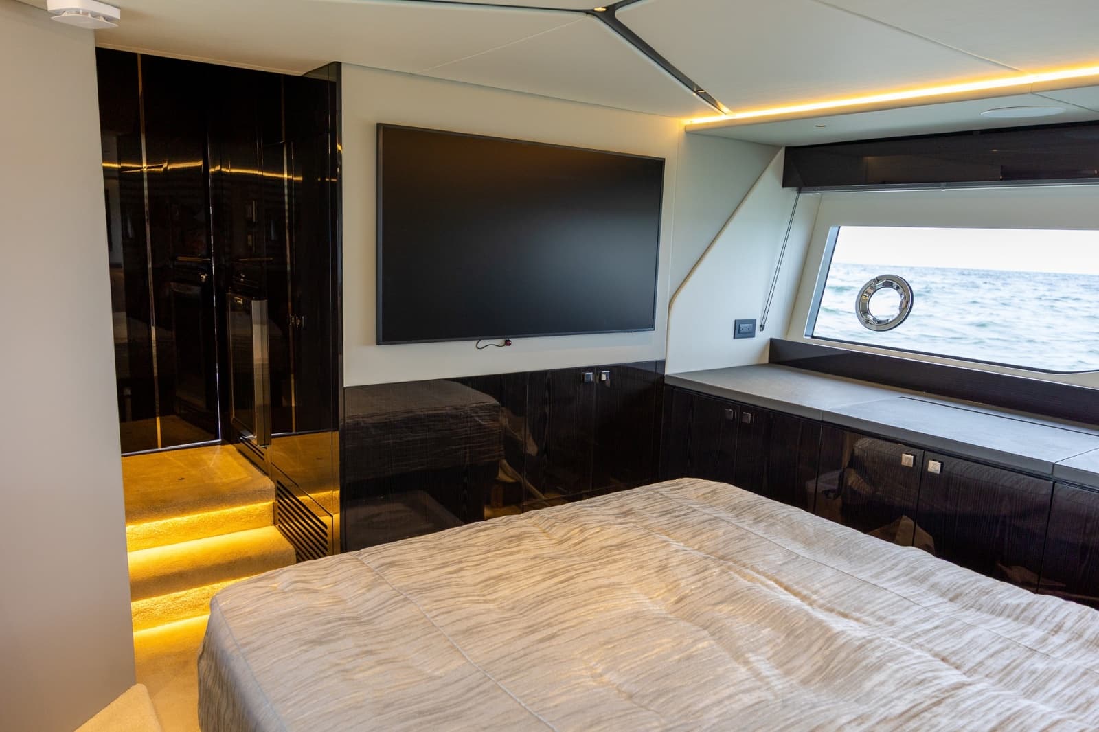 2026 Sunseeker 55 Predator - Photo 38