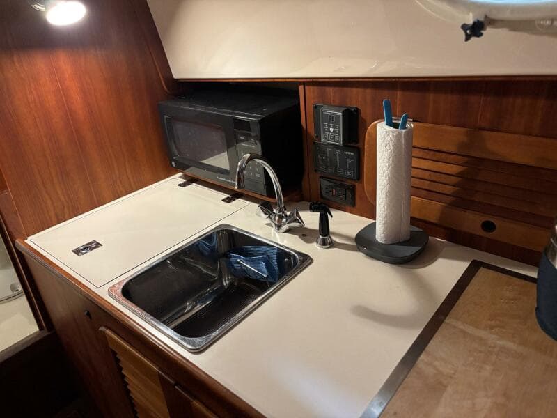 2003 Hinckley 36 Picnic Boat EP