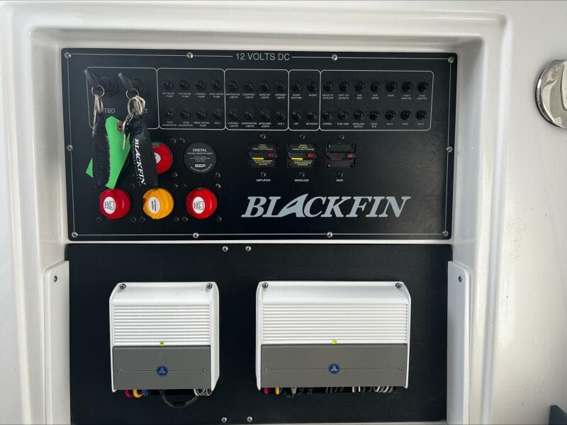 2023 Blackfin 272 CC