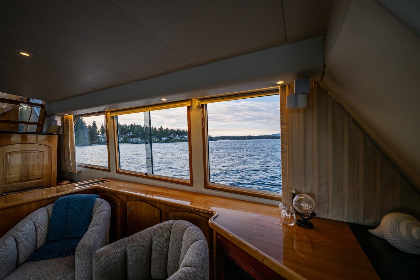 2001 Navigator 61 Pilothouse - Photo 32