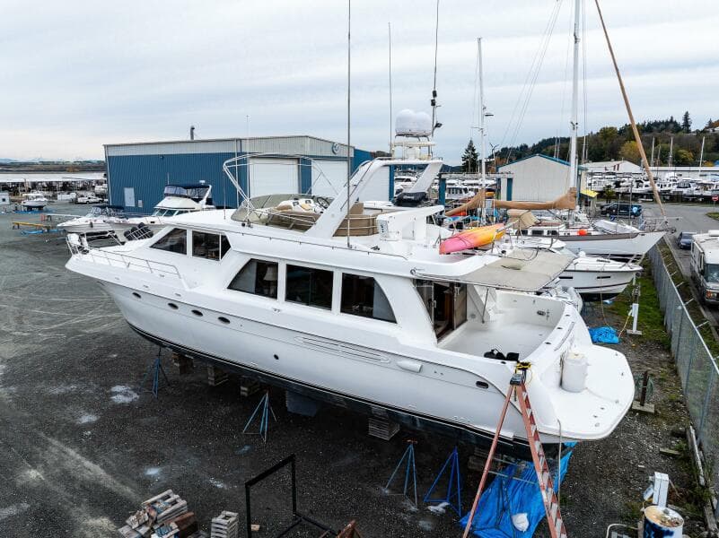 2001 Navigator 61 Pilothouse