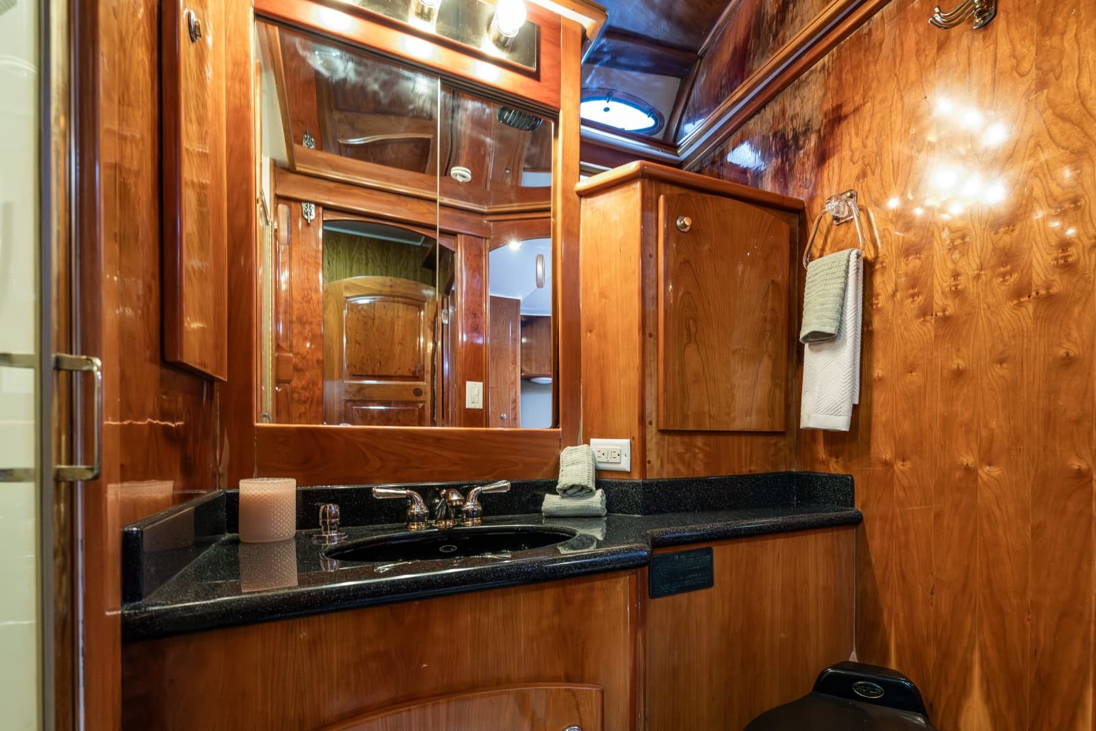 2001 Navigator 61 Pilothouse - Photo 55