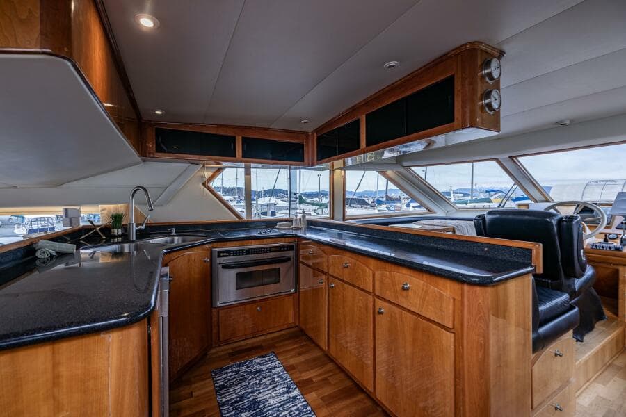 2001 Navigator 61 Pilothouse