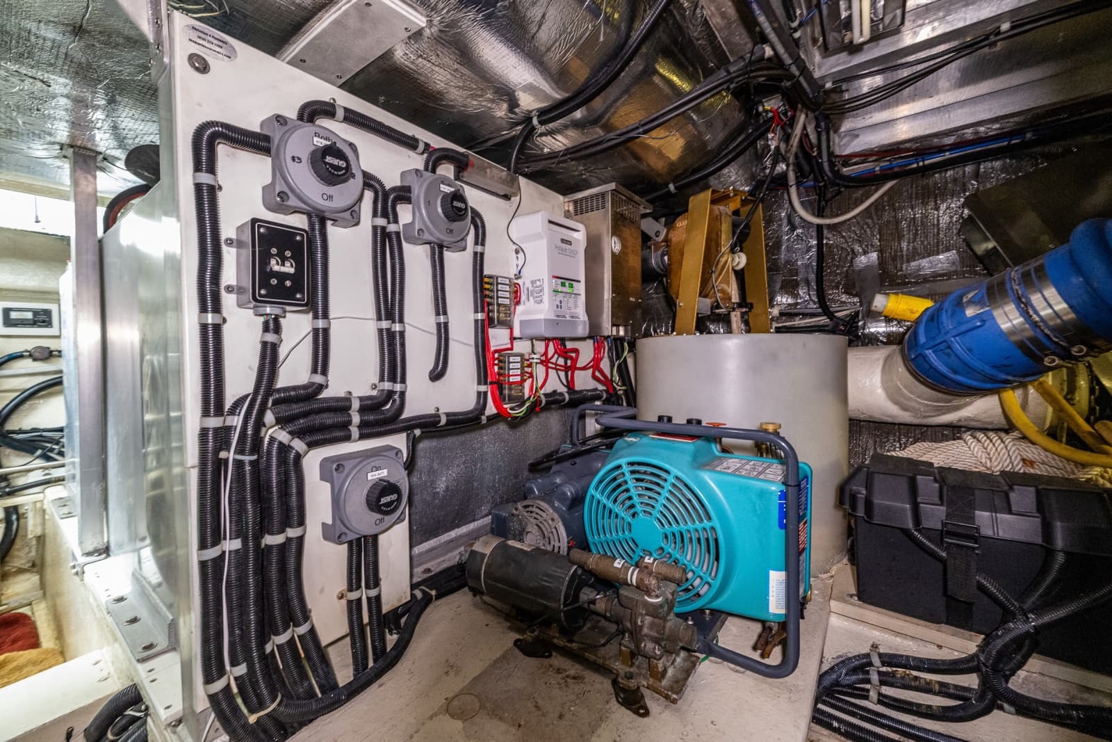 2001 Navigator 61 Pilothouse - Photo 77