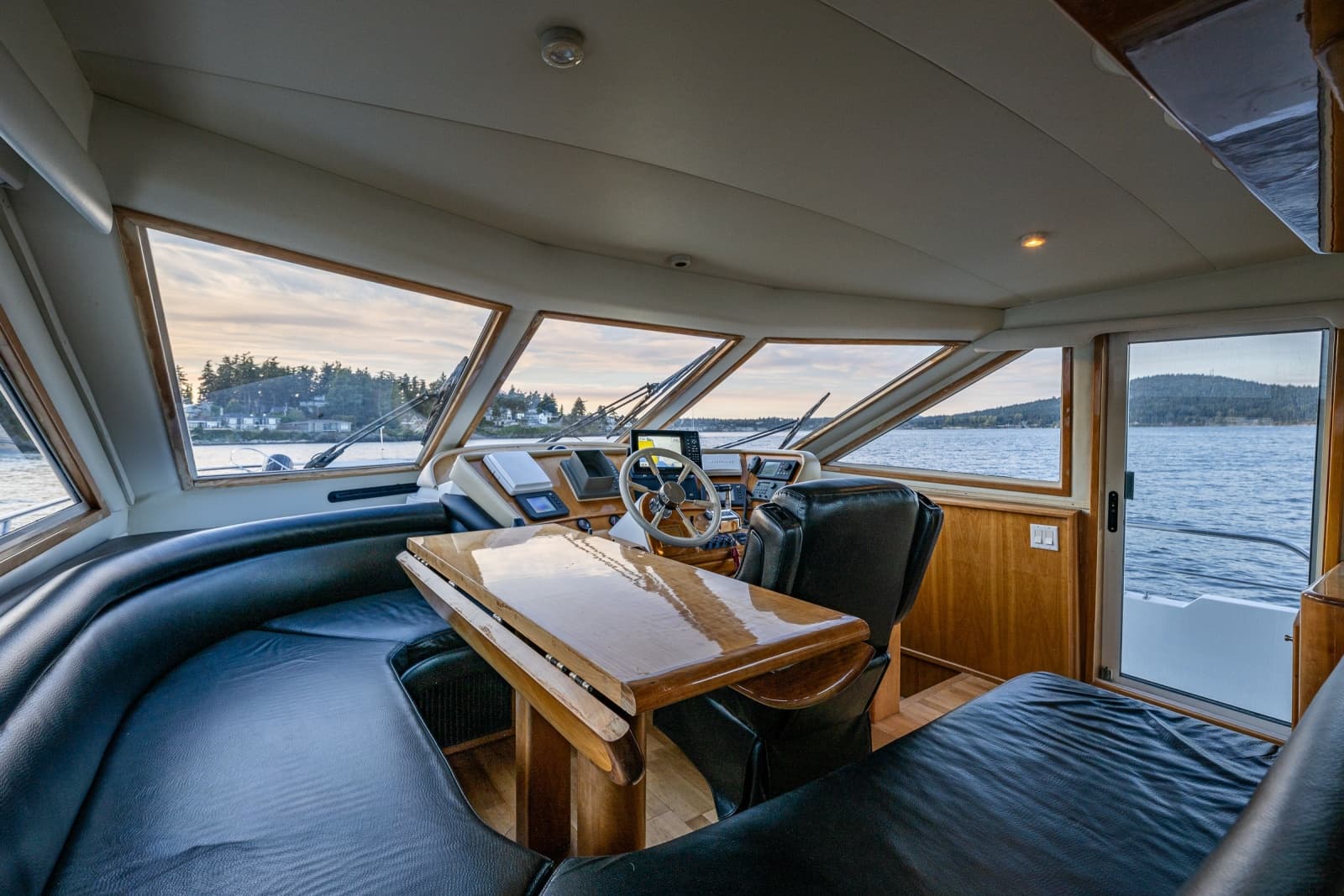 2001 Navigator 61 Pilothouse - Photo 30