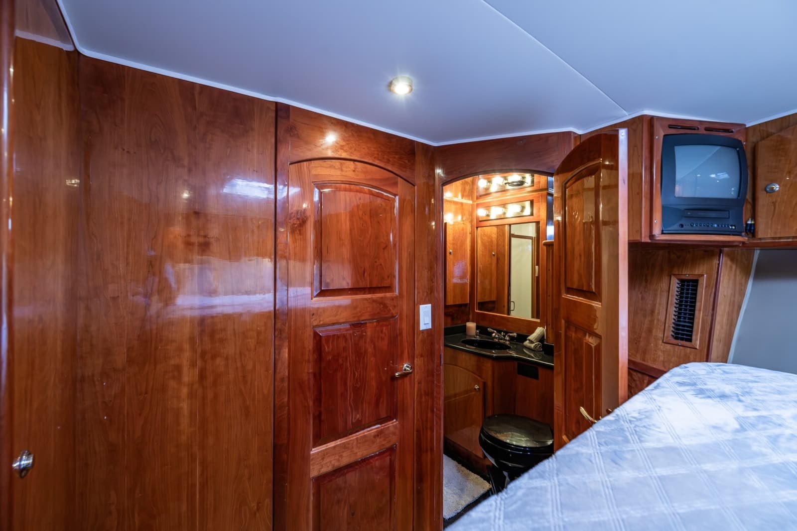 2001 Navigator 61 Pilothouse - Photo 78