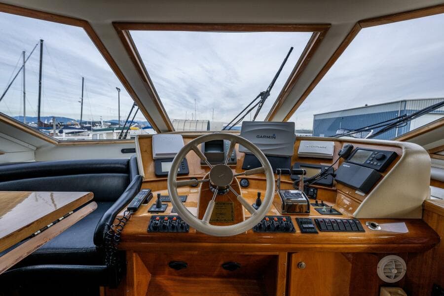 2001 Navigator 61 Pilothouse