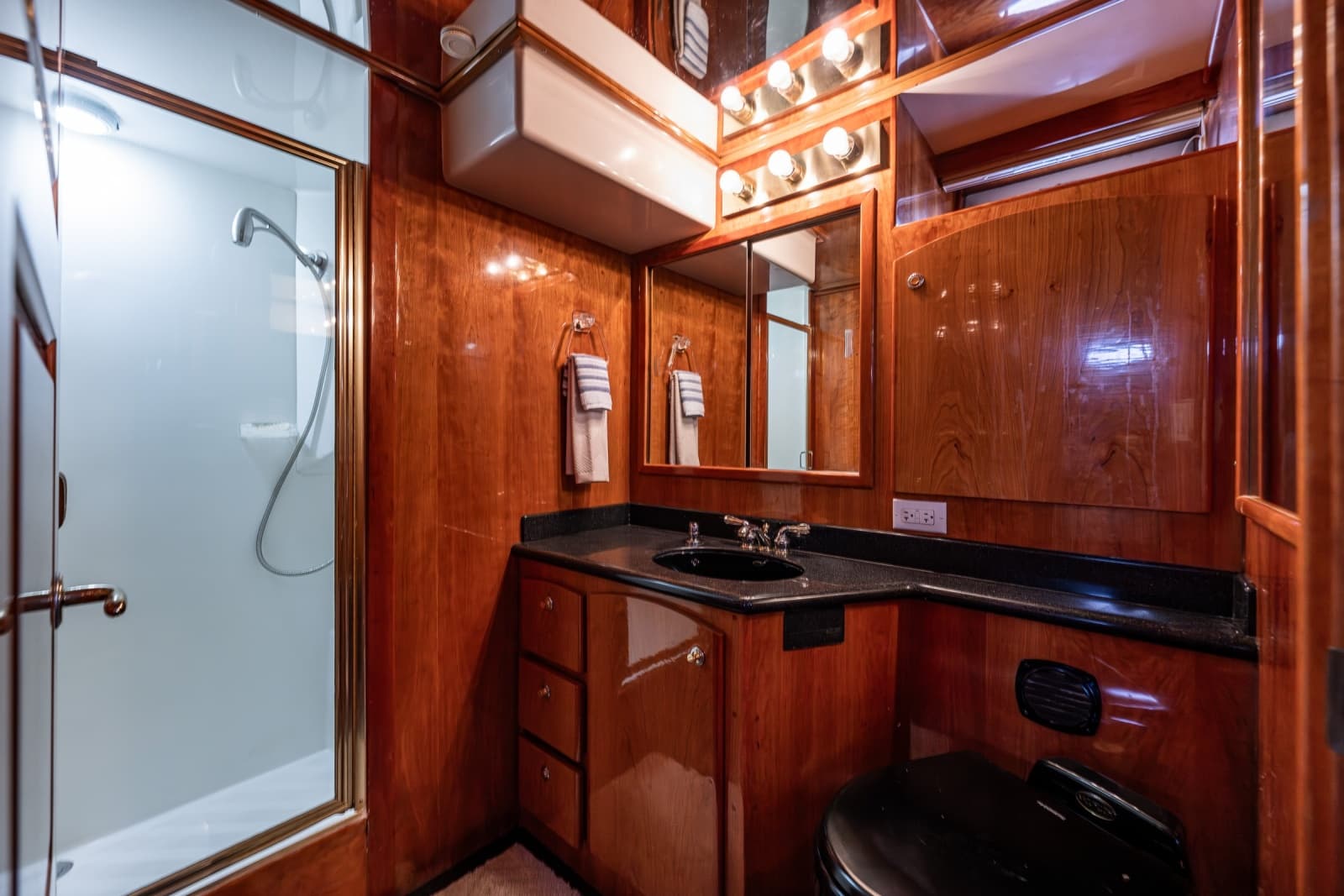 2001 Navigator 61 Pilothouse - Photo 83