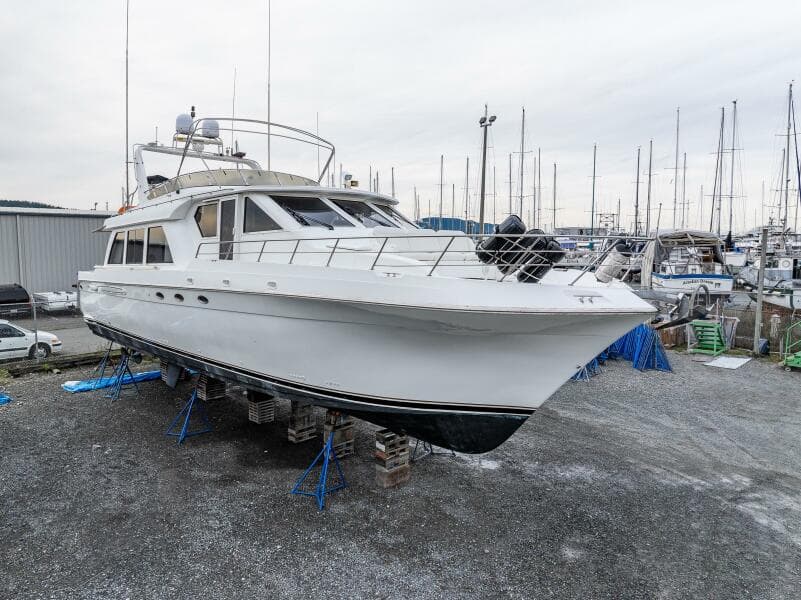 2001 Navigator 61 Pilothouse