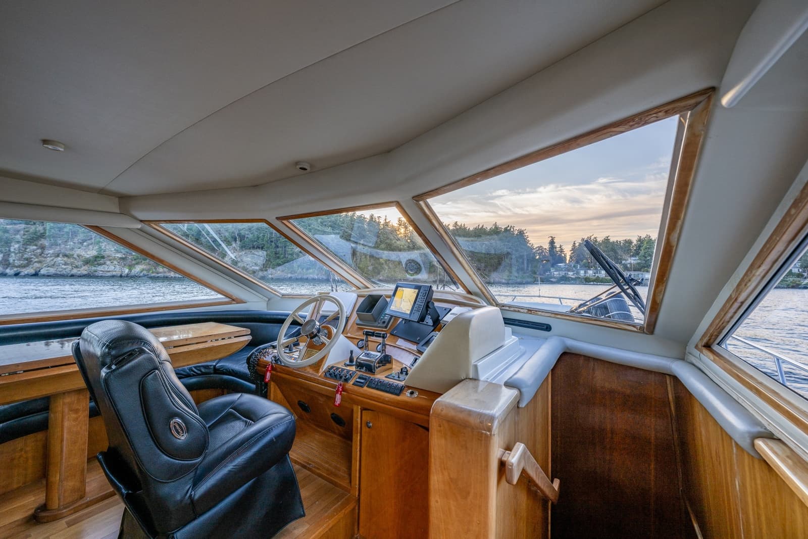 2001 Navigator 61 Pilothouse - Photo 29