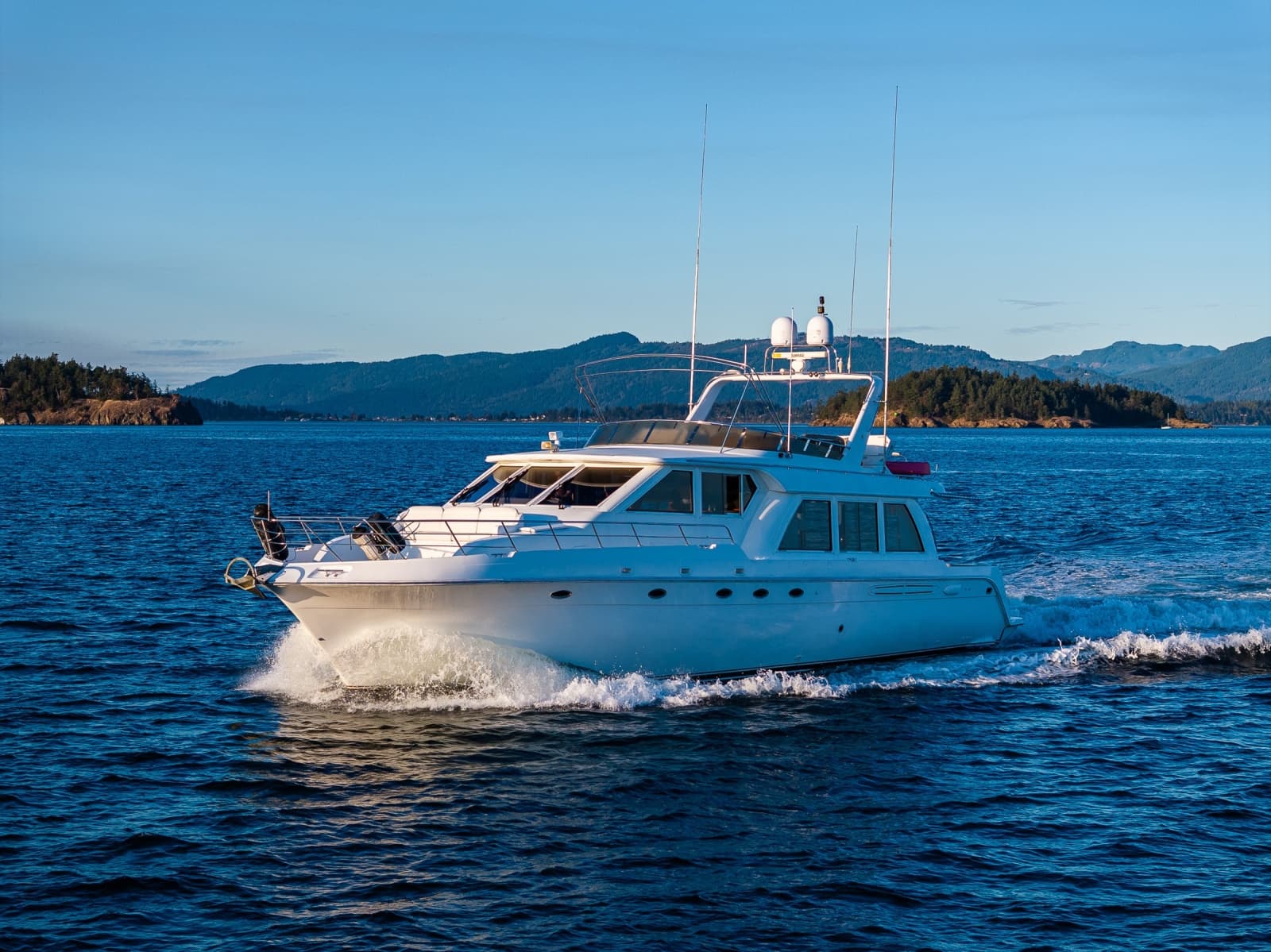 2001 Navigator 61 Pilothouse - Photo 10