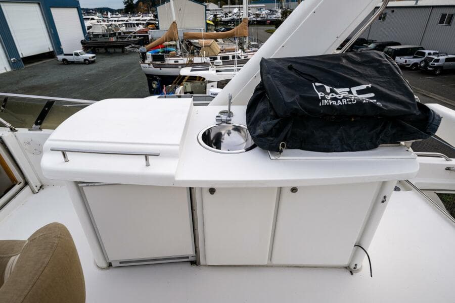 2001 Navigator 61 Pilothouse