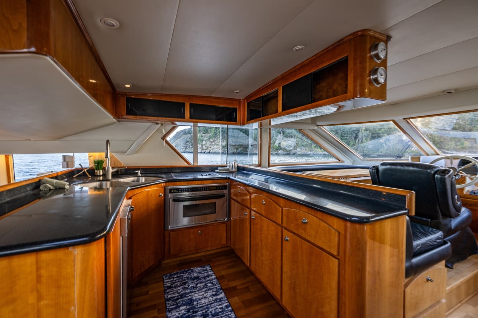 2001 Navigator 61 Pilothouse - Photo 27