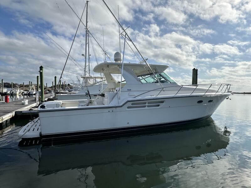 2001 Tiara Yachts 4300 Open